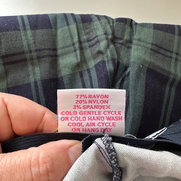 Gretchen Scott Gripeless Pull On Pants in Black Watch Plaid | Size Large - Picture 10 of 13